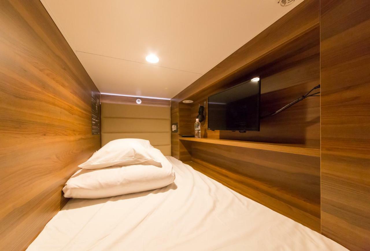 Sauna & Capsule Amza Ōsaka Exterior foto